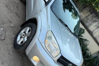 TOYOTA RAV4 INTERMDIAIRE A VENDRE A KINSHASA 