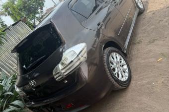 TOYOTA BLADE A VENDRE A KINSHASA 