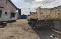 Toute la parcelle mise en location pour toute activité commerciale sauf  parti politique dans la commune de limete 14eme rue industriel sur le petit boulevard  mediacongo
