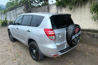 TOYOTA NEW RAV4 A VENDRE A KINSHASA 