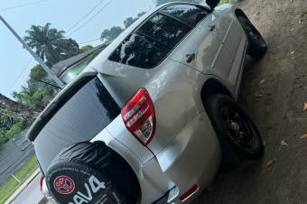 TOYOTA NEW RAV4 A VENDRE A KINSHASA 