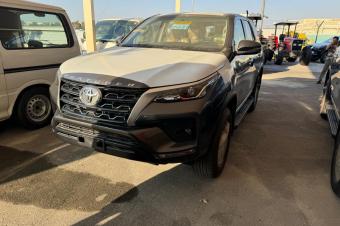 TOYOTA FORTUNER 2024 AUTHENTIQUE A VENDRE 