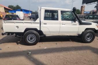 TOYOTA LAND CRUISER DOUBLE CABINE A VENDRE A KINSHASA 