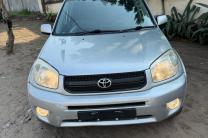 TOYOTA NEW RAV4 A VENDRE A KINSHASA  automobile_motos_velos_engins_et_pieces