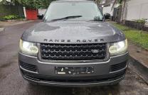 ?Range rover vogue ? Année de fabrication 2017 Volant droite  kilométrage 25000km  diésel  Automatique  Full options  Intérieur en cuir Toit panoramique  Climatisé  Sans plaqué   mediacongo