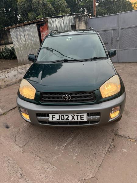 TOYOTA RAV4 INTERMDIAIRE A VENDRE A KINSHASA 