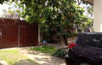 Parcelle de 18msur30 à vendre à Delvaux 180000 dollars à discuter légèrement contenant une maison coloniale de 4ch mediacongo