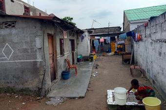 Parcelle mise en vente  commune de ngiri ngiri sur lavenue kwilu trs belle emplacement 9e parcelle aprs macadam assossa birmanie  Rfrences maison communale de ngiri ngiri 
