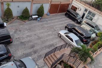 Immeuble en VENTE nouvellement construit avec 10 appartements trs luxueux dans la commune de Ngaliema Macampagne   Rf htel safribat    Dimensions 34M 40M