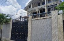 Parcelle inclus d'un bâtiment de R+2 à Mont Ngafula  mediacongo
