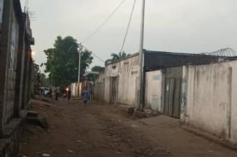 Parcelle  vendre usage locatif situ  Binza delvaux sur route laloux  Ngaliema