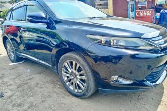 HARRIER NOUVEAU 2017  Tout est en trs bon tat   Plaque rcente BS Avec Assurance Full Option Automatique Couleur dorigine Clime impeccable Suspension normale Essence4 cylindre