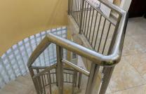 Vente Jolie maison à Ngaliema /kusuka pêcheurs Quartier résidentiel Dimension: 20m/22 4chambres, 3 salles de bain, double salon, cuisine, magasin, et annexe Prix 300.000 à mediacongo