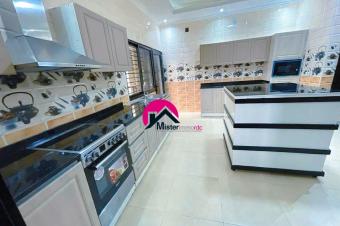 Louez ce luxueux appartement  couper le souffle avec 4 CHS dans un beau cadre exceptionnel offrant divers avantages nich  BinzaUPN.