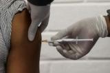Vacciner la planète contre le nouveau coronavirus pourrait prendre jusqu'à six ans, selon un expert
