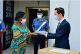 L’ambassade d’Italie en RDC offre 24.000 masques au gouvernement provincial de Kinshasa