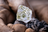 Extraction minière : le diamant de synthèse fait de l'ombre au diamant naturel