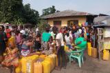 Kikwit : la gratuité de l’eau, plus qu’un calvaire surtout pour les femmes et les jeunes filles