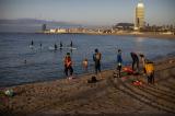 Espagne : Barcelone rouvre ses plages pour nager et faire du sport
