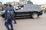 Malgré le refus de la ville : Fayulu dans la rue, la police immobilise sa jeep