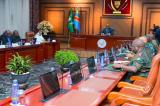 Le Président Félix Tshisekedi préside une réunion du Conseil supérieur élargi de la défense