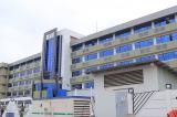 Kinshasa : Le directeur général de l’ex-hôpital Mama Yemo suspendu pour non prise en charge gratuite d’un nouveau-né 