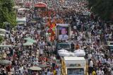 Cambodge : une foule immense réunie pour les funérailles de Kem Ley