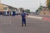 Kinshasa : Gombe confinée, la police filtre les entrées, accès refusé à certains porteurs de macarons