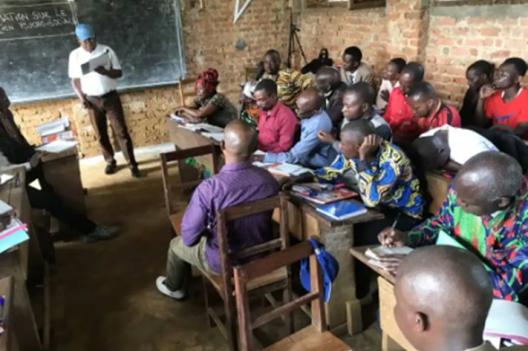 Sud-Kivu : les enseignants dénoncent un salaire indécent et menacent d'aller en grève dès la prochaine rentrée scolaire