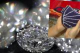 COVID-19: En Inde, une bijouterie vend des masques ornés de diamants