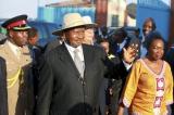 Ouganda : le président Museveni célèbre sa victoire par une promenade avec ses vaches