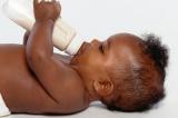 Les nourrissons de moins d'1 an ne doivent pas consommer de boissons végétales non réglementaires