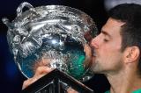 Tennis : Djokovic décroche son 9e Open d'Australie, en surclassant Medvedev en finale