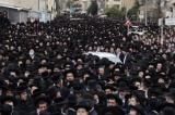 Coronavirus en Israël: une foule d'ultra-orthodoxes aux obsèques d'un rabbin, sans respect des mesures 