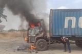 Kinshasa :  les wewa ont incendié un camion de la société Pain victoire