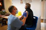 Covid-19 : plus de 15 millions de personnes vaccinées au Royaume-Uni