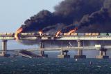 Guerre en Ukraine : la spectaculaire explosion sur le pont de Crimée n’a pas été revendiquée