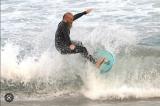 Un Australien surfe pendant 40 heures et bat le record du monde