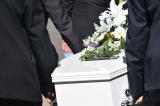 USA : Au moment d’enterrer sa sœur, elle découvre que ce n’est pas elle dans le cercueil