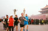 Les internautes se moquent du jogging de Mark Zuckerberg en plein smog à Pékin